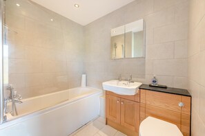 Towels - 4 Bed in Kingswear (oc-t14688) (Kingswear)