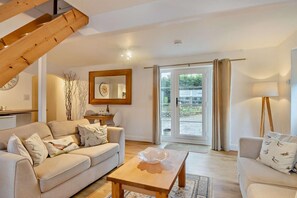 TV - 2 Bed in Bodham (oc-m15008) (Bodham)