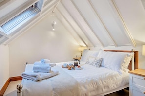 Iron/ironing board, travel cot, free WiFi, bed sheets - 2 Bed in Bodham (oc-m15008) (Bodham)