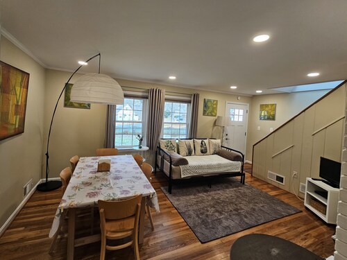 3-bedroom house in a peaceful place, close to city center, Washington D.C., park