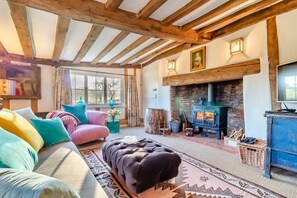TV, fireplace - 3 Bed in Monk Soham (oc-h28366) (Monk Soham)