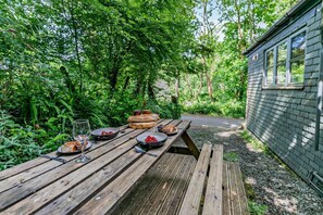 Outdoor dining - 1 Bed in Lamorna (oc-n28400) (Lamorna)