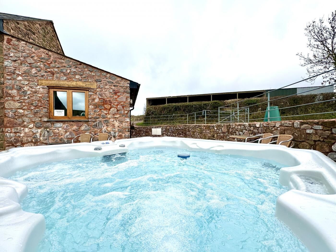 Bain à remous extérieur