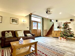 TV - 2 Bed in Templeton (oc-p28389) (Templeton)
