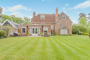 Exterior - 7 Bed in Kimberley (oc-p28132) (Kimberley)