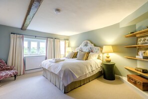 Iron/ironing board, travel crib, free WiFi, bed sheets - 7 Bed in Kimberley (oc-p28132) (Kimberley)