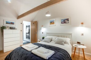 Iron/ironing board, travel cot, free WiFi, bed sheets - 3 Bed in Cromer (oc-o28424) (Cromer)
