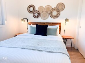 2 室のベッドルーム、アイロン / アイロン台、WiFi (無料)、ベッドシーツ