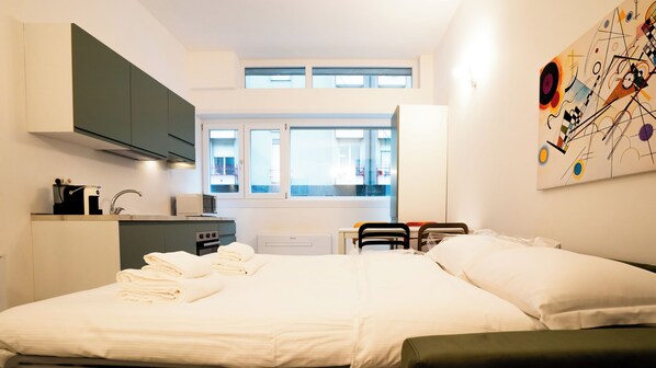Iron/ironing board, free WiFi, bed sheets - OxArt Suite Milano – Design a due passi da Loreto (Milan)
