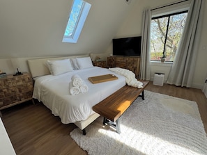 Iron/ironing board, Internet, bed sheets