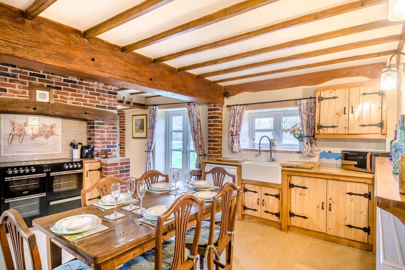 Lavavajillas, periquera y utensilios de cocina 