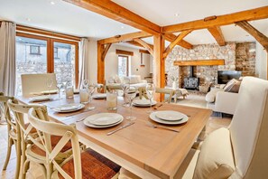 Unclassified image, 3 of 30, button - 4 Bed in Nottage (oc-t28401) (Nottage)