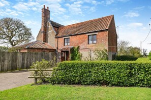 Exterior - 2 Bed in Mutford (oc-p28440) (Mutford)
