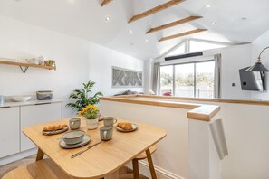 Dining - 2 Bed in Mumbles (oc-c28839) (The Mumbles)