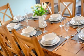 Dining - 4 Bed in Whitby (oc-b28403) (Whitby)