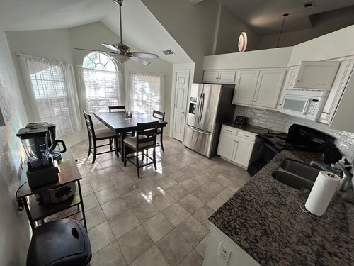 Frisco Oasis, 3 bedroom, 4 beds, 2 full bathrooms. Italian Leather Couches