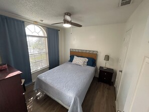 Iron/ironing board, WiFi, bed sheets - Frisco Oasis, 3 bedroom, 4 beds, 2 full bathrooms. Italian Leather Couches (Frisco)