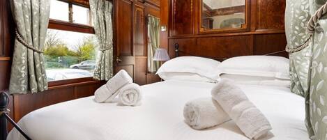 Fer et planche Ă repasser, accĂšs au Wi-Fi (inclus), literie fournie