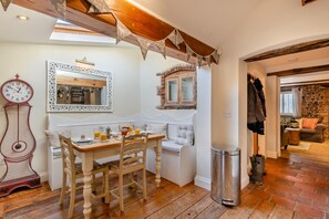 Dining - 2 Bed in Langham (oc-t28836) (Langham)