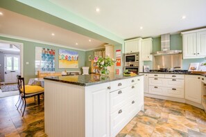 Microwave, oven, dishwasher, high chair - 4 Bed in Wool (oc-p28895) (Wool)