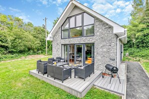 Outdoor dining - 4 Bed in Retorrick Mill (oc-w28897) (Saint Mawgan)