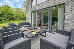Outdoor dining - 4 Bed in Retorrick Mill (oc-p28898) (Saint Mawgan)