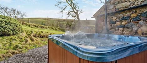 Tina de hidromasaje al aire libre