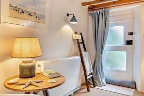 Interior - 3 Bed in Dunwich (oc-l18684) (Dunwich)