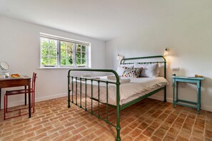 مكواة/لوح كي وواي فاي مجانًا وملاءات أسرّة