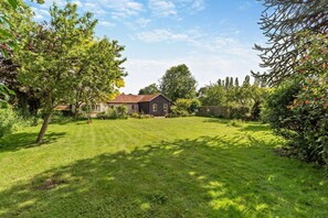 Property grounds - 3 Bed in Sweffling (oc-l28906) (Sweffling)