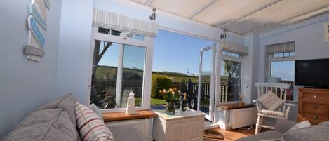 Télévision, cheminée