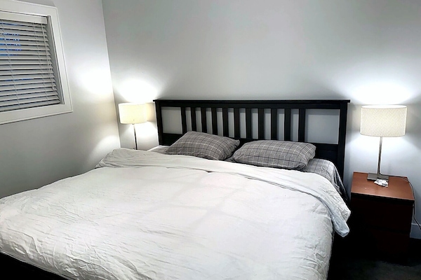 2 slaapkamers, een strijkplank/strijkijzer, wifi