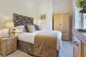 Iron/ironing board, free WiFi, bed sheets - 1 Bed in Soulby (oc-m28925) (Pooley Bridge)