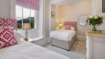 Iron/ironing board, WiFi (free), bed sheets