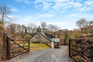 Property grounds - 2 Bed in Bontddu (oc-t28147) (Bontddu)
