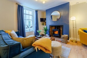 Fireplace - 3 Bed in Canterbury (oc-86139) (Canterbury)