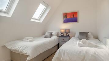 2 bedrooms, iron/ironing board, travel cot, free WiFi