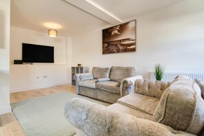 TV - 2 Bed in Cromer (oc-f28893) (Cromer)