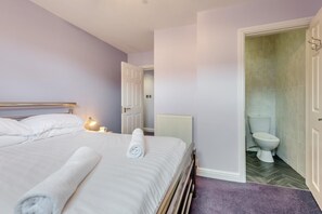Travel cot, free WiFi, bed sheets - 2 Bed in Tenby (oc-w28987) (Tenby)