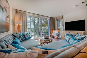 TV - 2 Bed in Padstow (oc-h29015) (Padstow)
