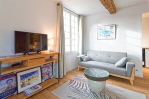 TV - Le Cosy de la Rue Froide - Centre Historique (Caen)