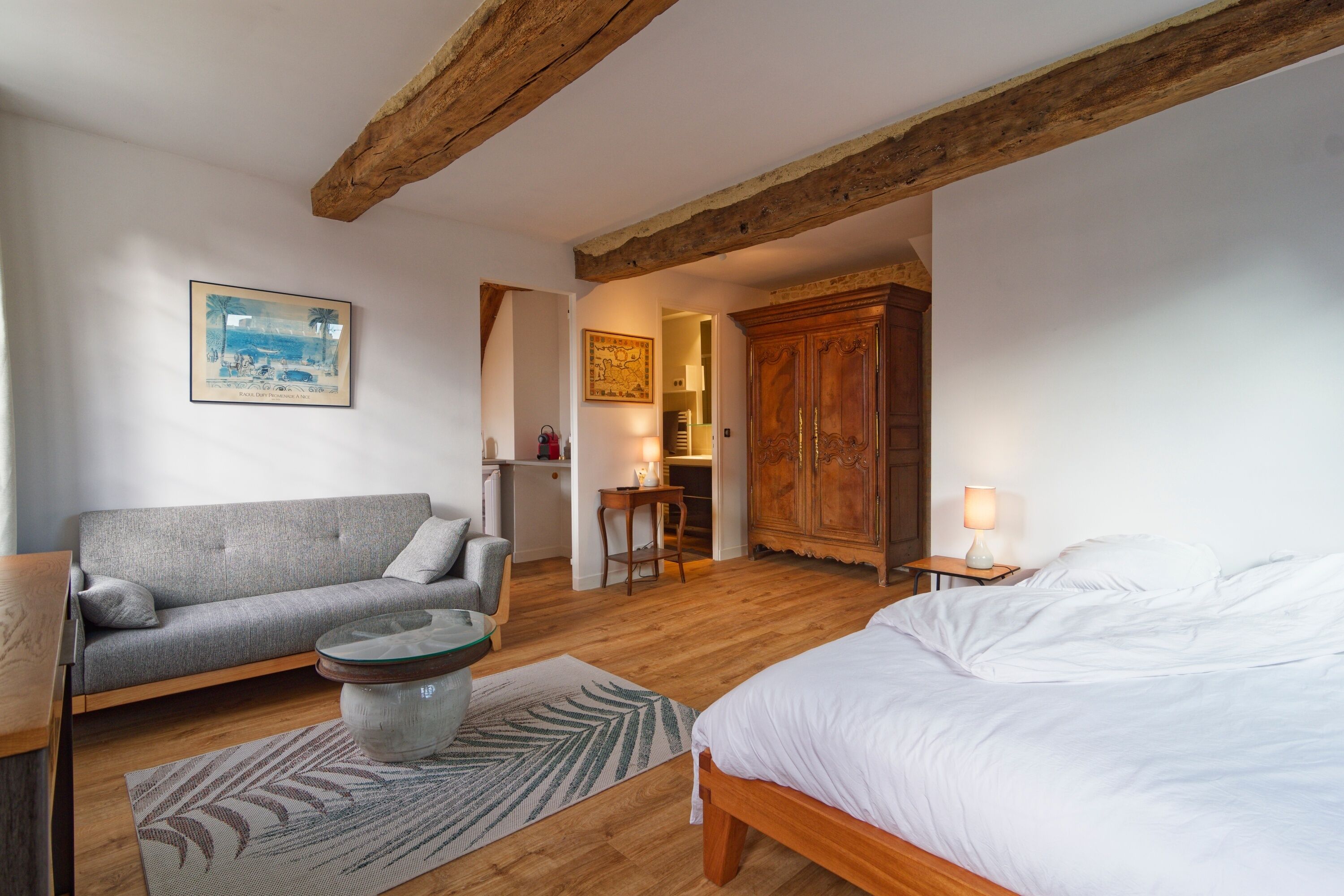 Iron/ironing board, free WiFi, bed sheets