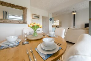 Dining - 2 Bed in Bishopston (oc-h28996) (Bishopston)