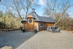 تناول الطعام بالخارج