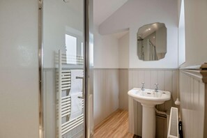 Hair dryer, towels - 3 Bed in Aldeburgh (oc-o5630) (Aldeburgh)