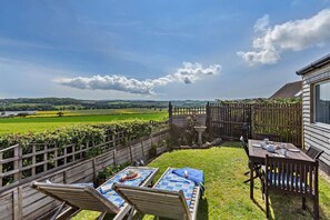 Outdoor dining - 3 Bed in Blue Anchor (oc-b28903) (Blue Anchor)