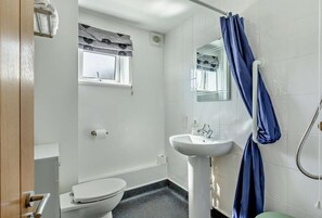Hair dryer, towels - 3 Bed in Blue Anchor (oc-b28903) (Blue Anchor)