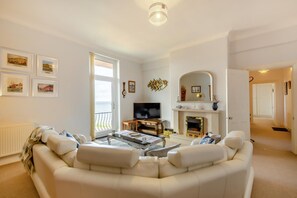 TV - 1 Bed in Whitby (oc-s29075) (Whitby)