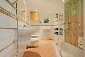 Towels - 2 Bed in St. Agnes (oc-p28969) (Saint Agnes)