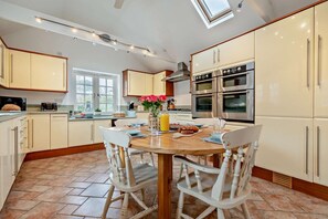 Microwave, oven, dishwasher, high chair - 2 Bed in St. Agnes (oc-p28969) (Saint Agnes)